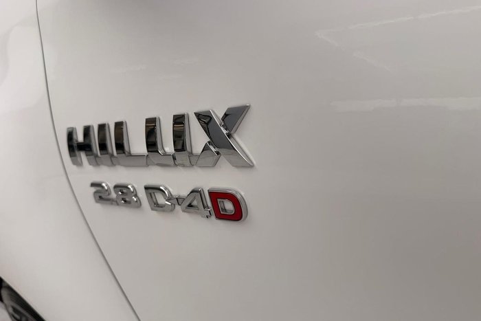 2023 Toyota Hilux SR