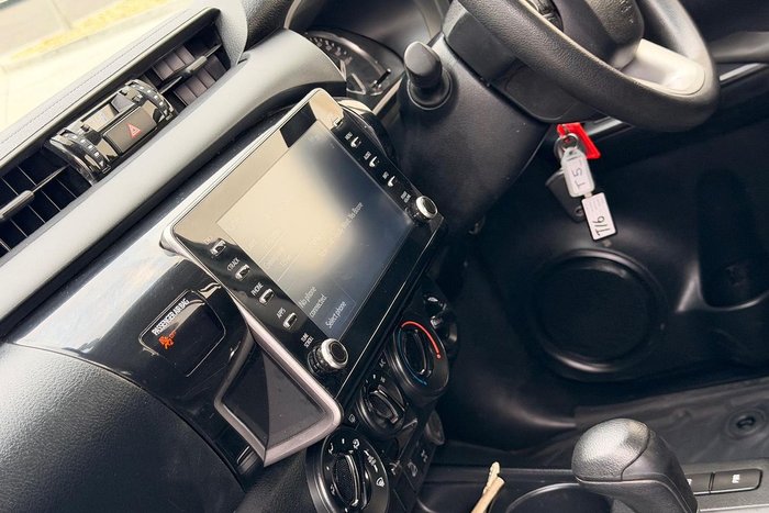 2023 Toyota Hilux SR