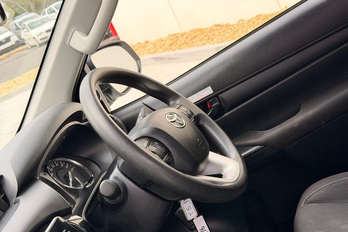 2023 Toyota Hilux SR