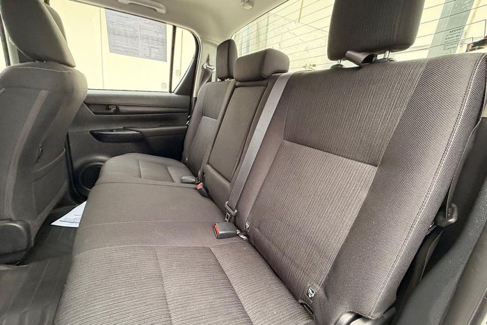 2023 Toyota Hilux SR