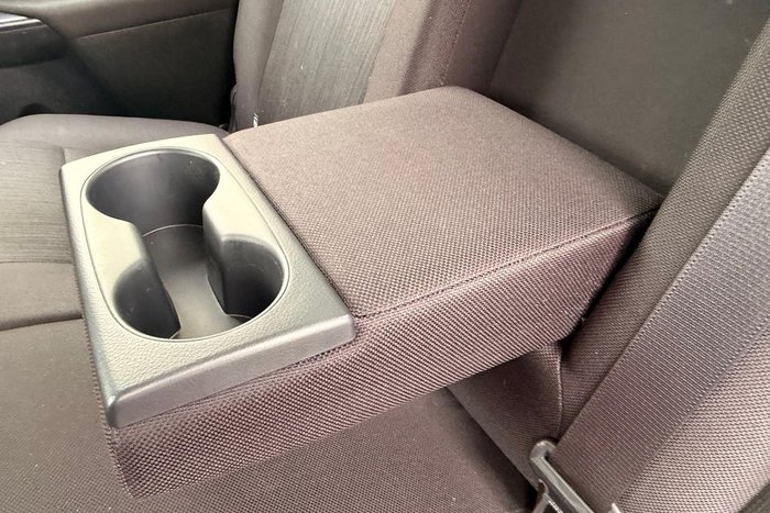 2023 Toyota Hilux SR