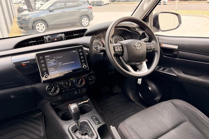 2023 Toyota Hilux SR