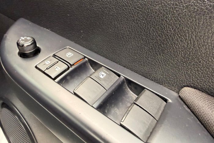 2023 Toyota Hilux SR