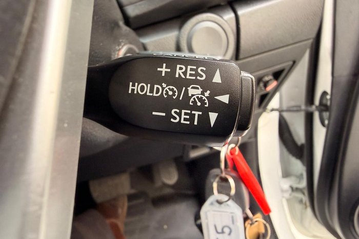 2023 Toyota Hilux SR