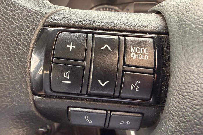 2023 Toyota Hilux SR