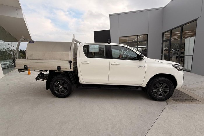2023 Toyota Hilux SR