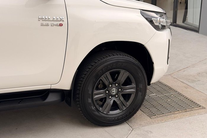 2023 Toyota Hilux SR