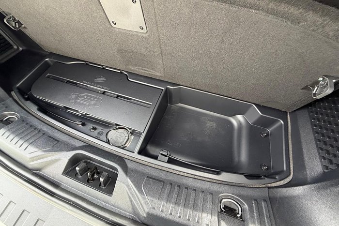 2022 Ford Everest Platinum