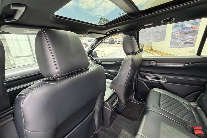 2022 Ford Everest Platinum