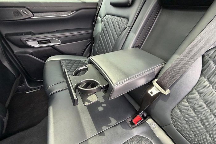 2022 Ford Everest Platinum