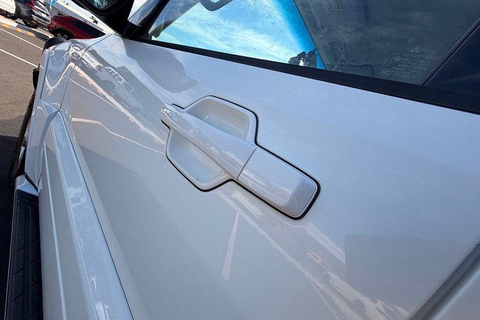 2020 Mitsubishi Pajero GLX