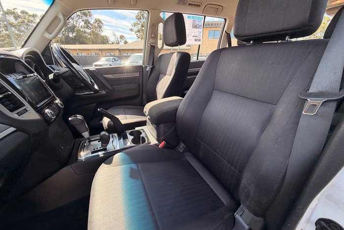 2020 Mitsubishi Pajero GLX