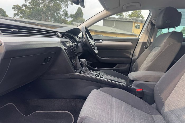 2022 Volkswagen Passat 140TSI Business