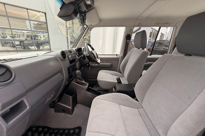 2024 Toyota Landcruiser GXL