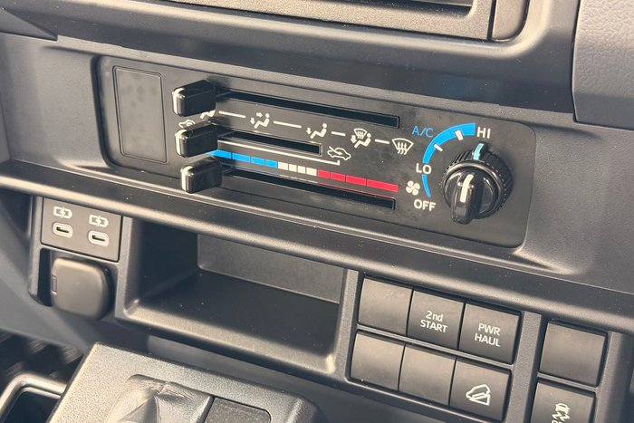 2024 Toyota Landcruiser GXL