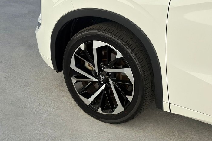 2023 Mitsubishi Outlander Exceed