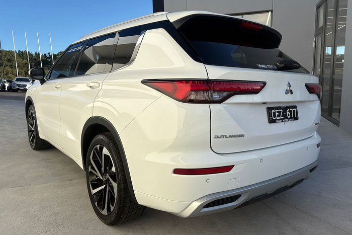 2023 Mitsubishi Outlander Exceed