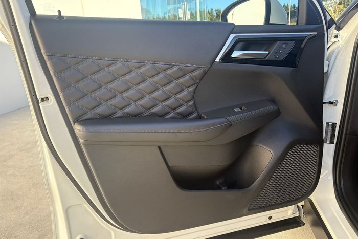 2023 Mitsubishi Outlander Exceed