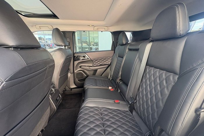 2023 Mitsubishi Outlander Exceed