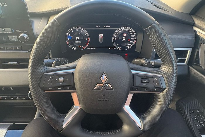 2023 Mitsubishi Outlander Exceed