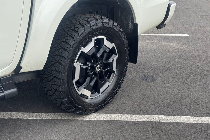 2022 Nissan Navara ST-X