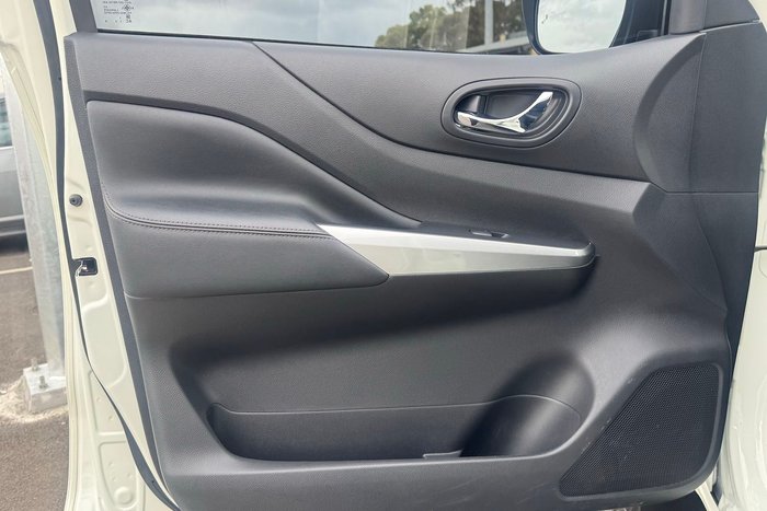 2022 Nissan Navara ST-X