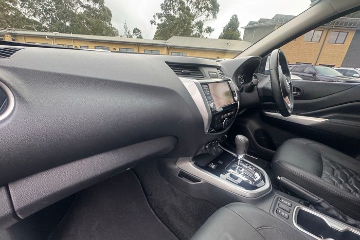 2022 Nissan Navara ST-X