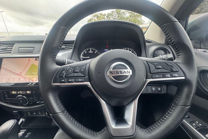 2022 Nissan Navara ST-X