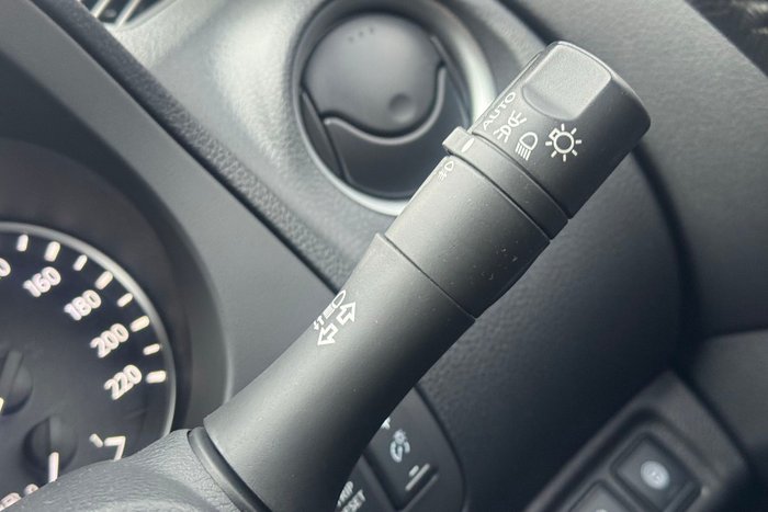 2022 Nissan Navara ST-X