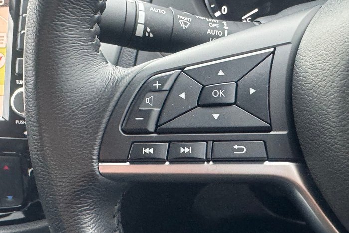 2022 Nissan Navara ST-X