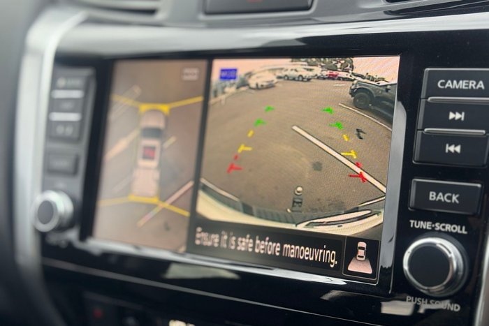 2022 Nissan Navara ST-X