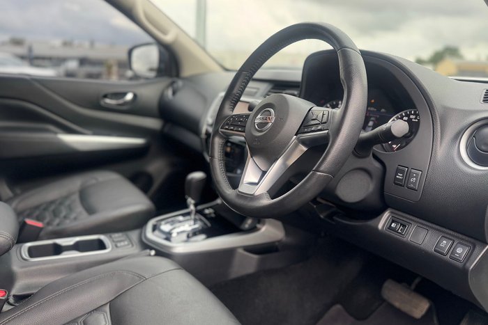 2022 Nissan Navara ST-X