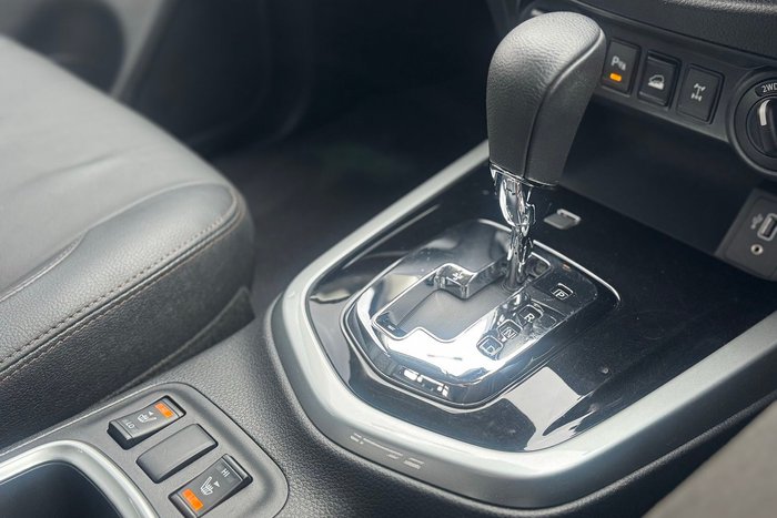 2022 Nissan Navara ST-X