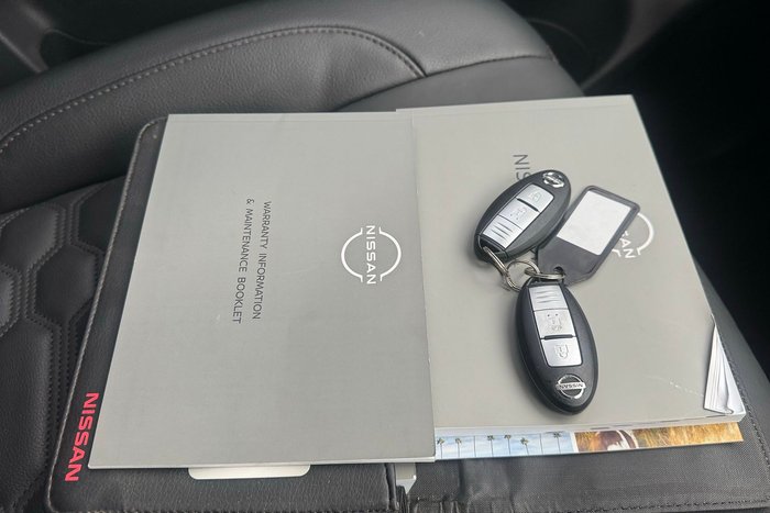 2022 Nissan Navara ST-X