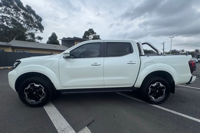 2022 Nissan Navara ST-X