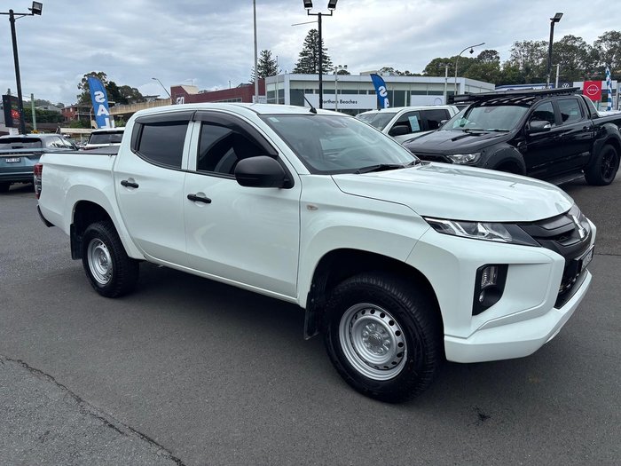 2022 Mitsubishi Triton GLX