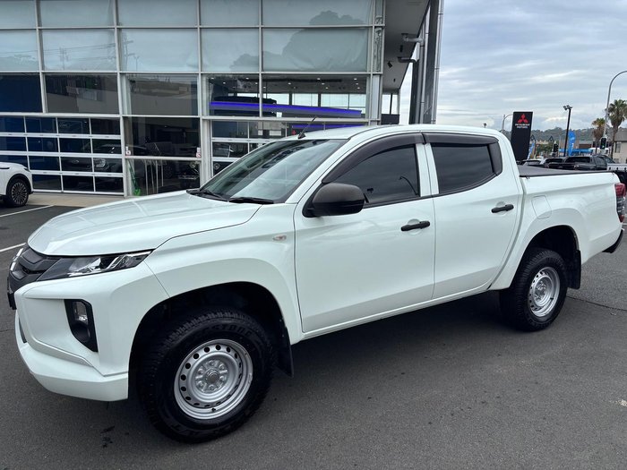 2022 Mitsubishi Triton GLX