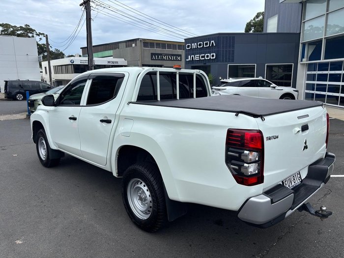 2022 Mitsubishi Triton GLX