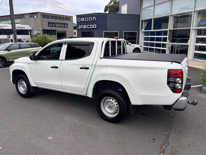 2022 Mitsubishi Triton GLX