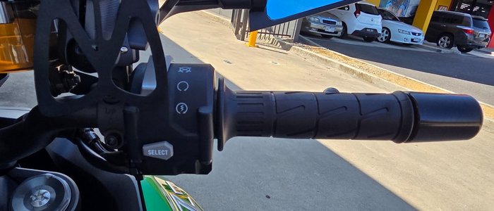 2025 Kawasaki Z H2 (ZR1000K) GREEN