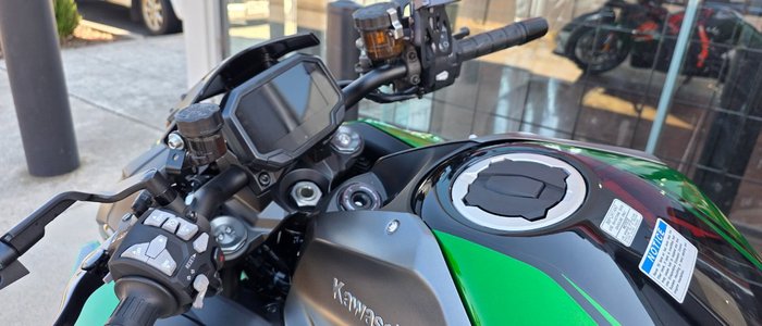 2025 Kawasaki Z H2 (ZR1000K) GREEN