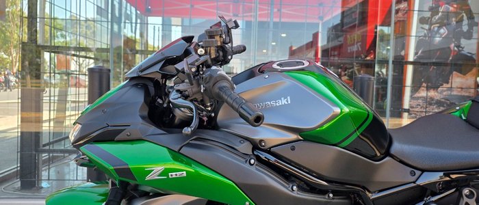 2025 Kawasaki Z H2 (ZR1000K) GREEN