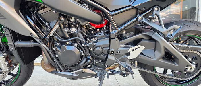 2025 Kawasaki Z H2 (ZR1000K) GREEN