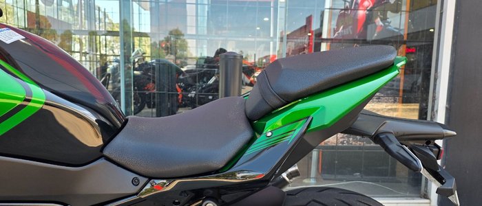 2025 Kawasaki Z H2 (ZR1000K) GREEN