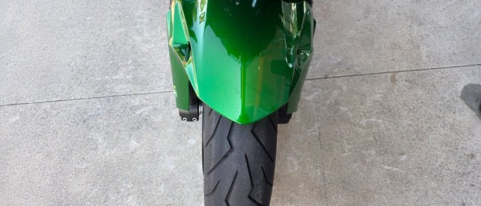 2025 Kawasaki Z H2 (ZR1000K) GREEN