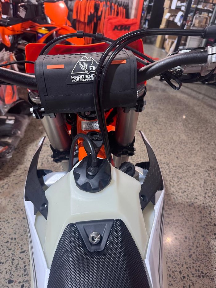 2026 KTM 300 EXC TBI Hardenduro