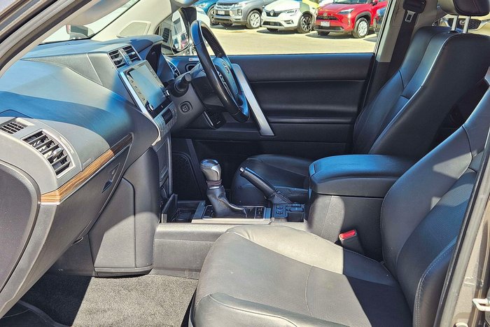 2023 Toyota Landcruiser Prado VX