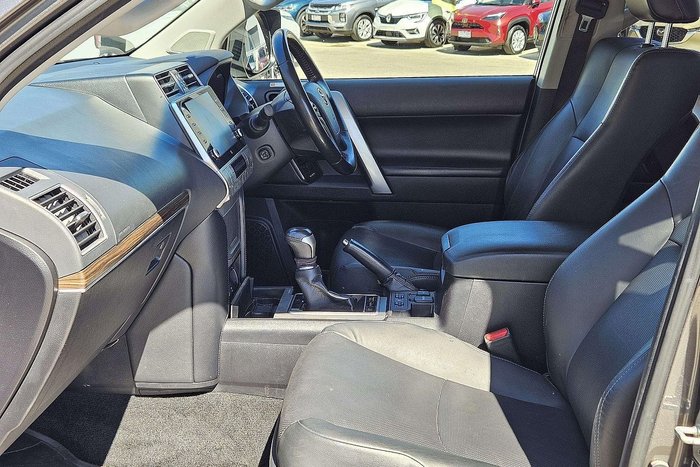 2023 Toyota Landcruiser Prado VX