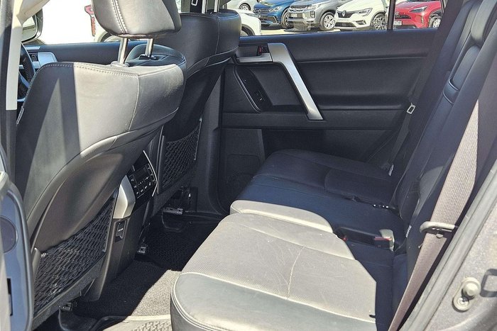 2023 Toyota Landcruiser Prado VX