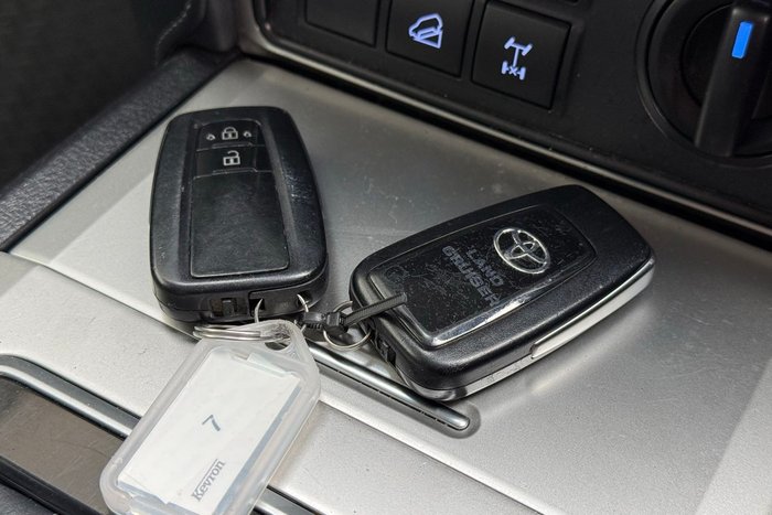 2023 Toyota Landcruiser Prado VX